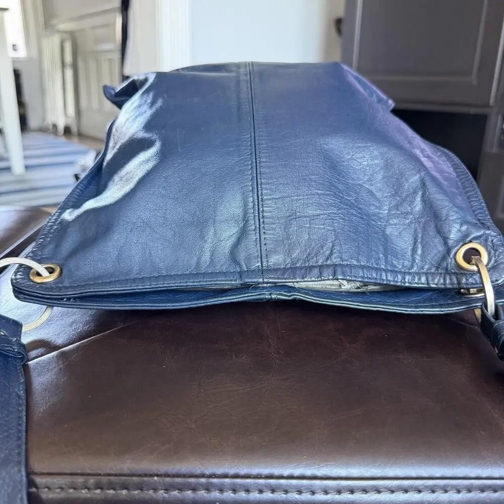 Vintage Mark Rudolph Bag Womens Medium Blue Leather Suede Lining Grommet Snap